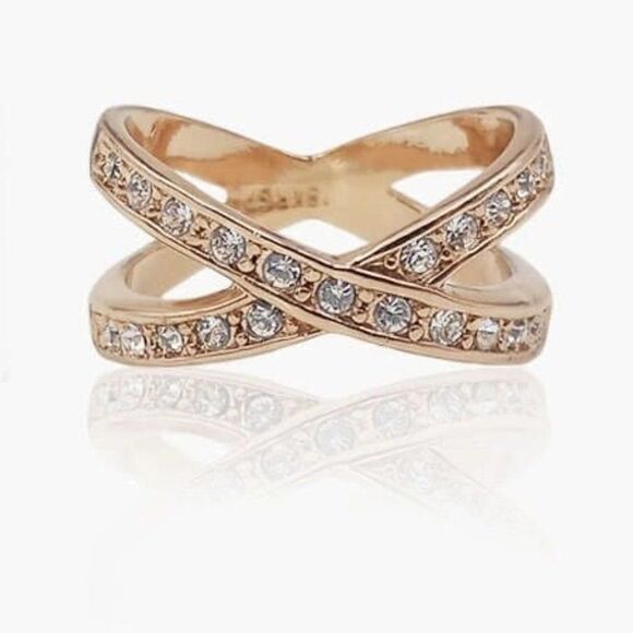Ladies Classy Gold Ring   - Picture 1 of 1